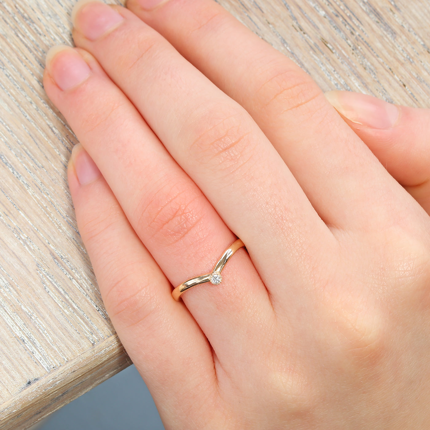 18ct Gold 7-stone Diamond Wishbone shaped Eternity ring