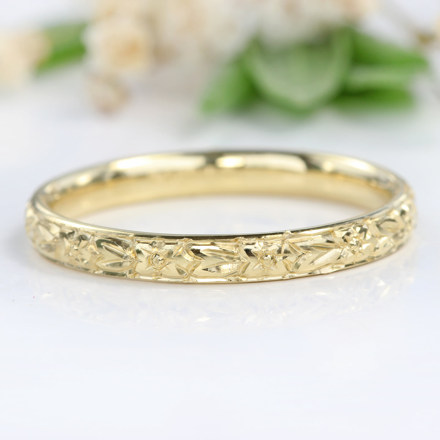 18ct Gold Orange Blossom Engraved 2.5mm Comfort Fit Court Wedding Ring