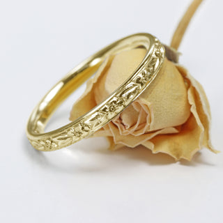 18ct Gold Orange Blossom Engraved 2.5mm Comfort Fit Court Wedding Ring - Size M