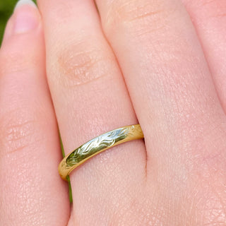 18ct Gold Engraved Leaves 3mm Comfort Fit Court Wedding Ring