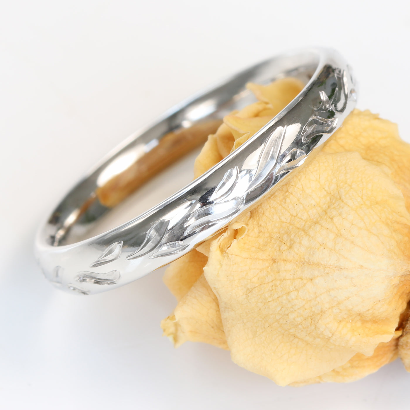 Platinum Engraved Leaves 3mm Comfort Fit Court Wedding Ring