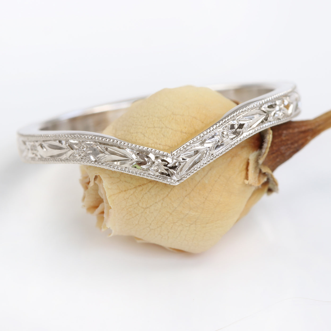 18ct White Gold Orange Blossom Engraved Wishbone Wedding Ring