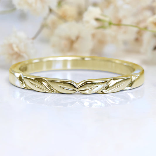 18ct Gold Slim Leaf Wedding Ring - In stock size K 1/2 (Resize G - L)