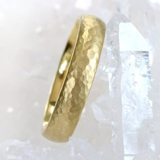 18ct Gold 4mm Comfort Fit (Court) Hammered Wedding Ring