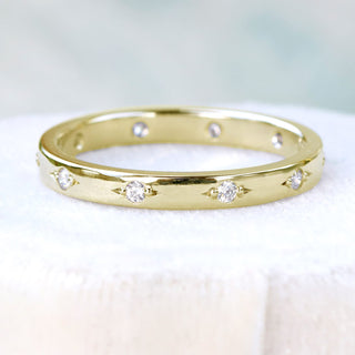 18ct Gold Engraved Bead-Set Diamond Wedding Ring