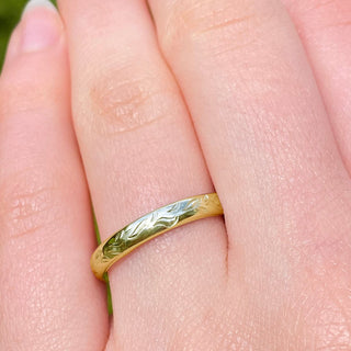 18ct Gold Engraved Leaves 3mm Comfort Fit Court Wedding Ring