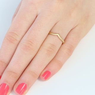 18ct Gold Plain Wishbone Wedding Ring