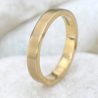 Flat wedding ring