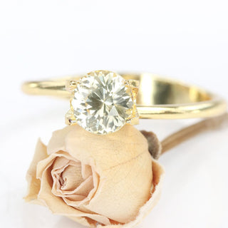 Pale Yellow Sapphire - 6mm 1.28ct SA22027