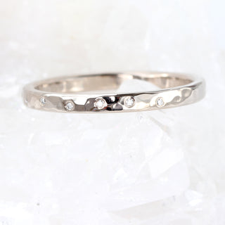 18ct White Gold Slim Hammered Diamond Studded Ring (Size L 1/2)