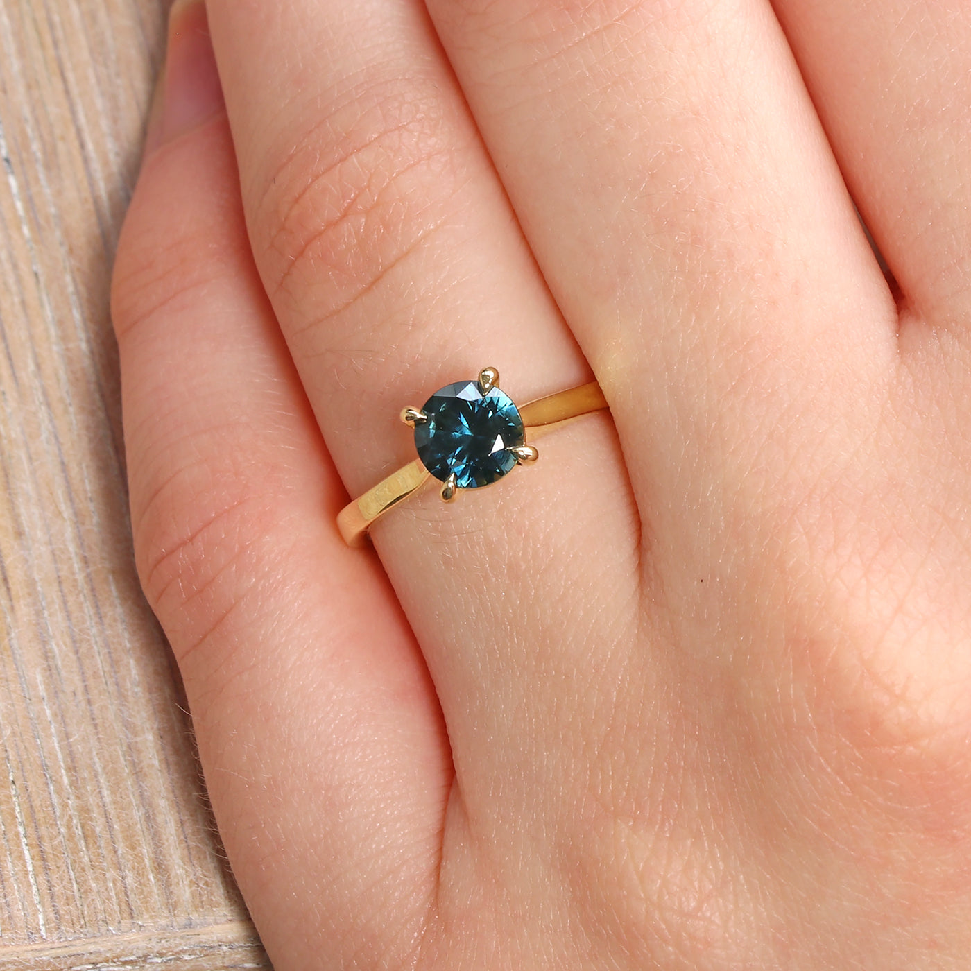18ct Gold Dark Teal Parti Sapphire Claw Set Solitaire Engagement Ring