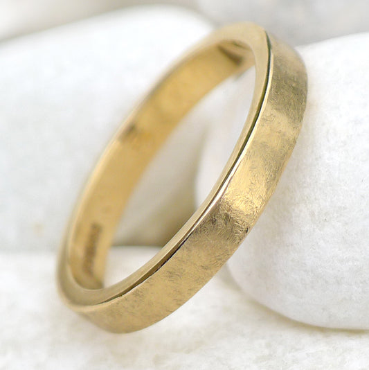Urban Wedding Ring in 18ct Gold