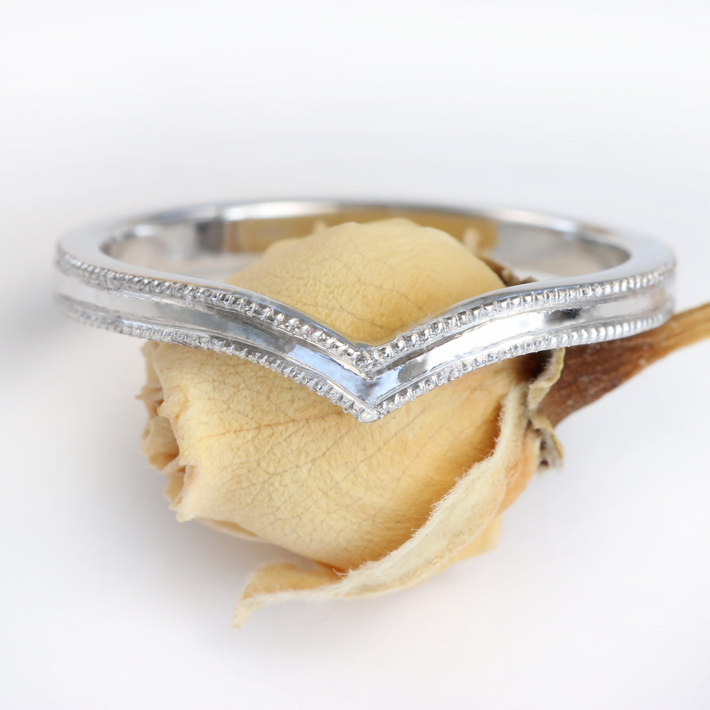 950 Platinum Milgrain Engraved Wishbone Wedding Ring